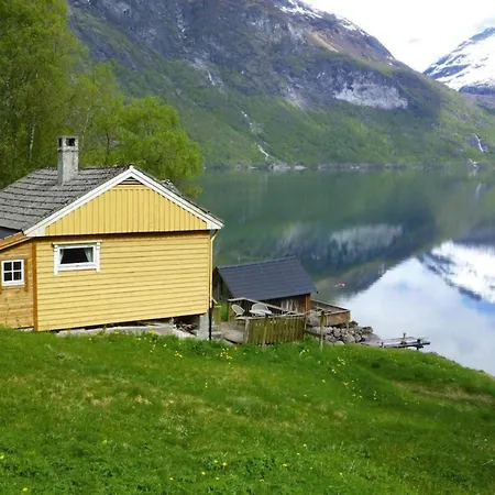 3 Person In Stryn-by Traum * Stryn
