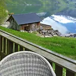 3 Person In Stryn-by Traum