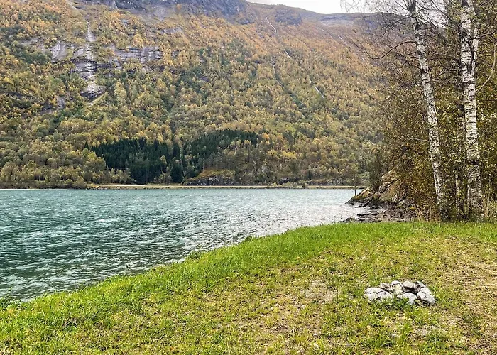 3 Person In Stryn-by Traum Stryn